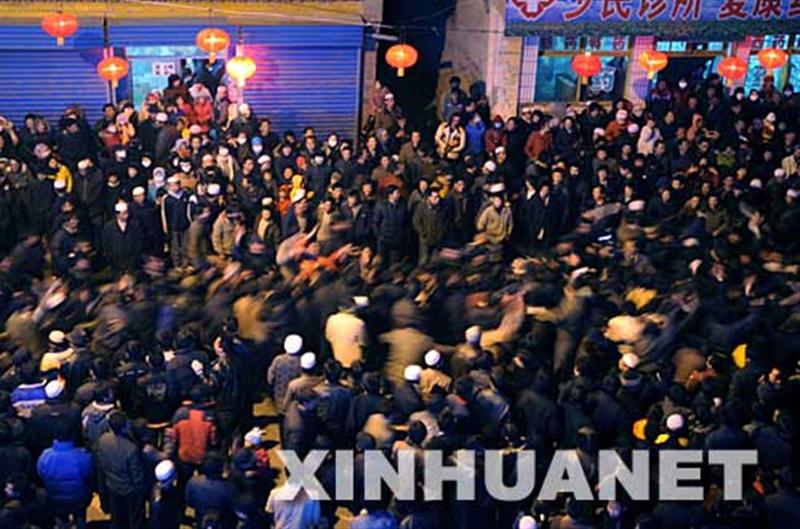 Tug of war by ten thousand people in Gansu province’s Lintan County Fig.